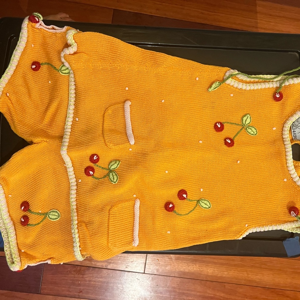 Lot of beautiful Zacksli girls outfits. Like new- some never worn. 4T is =3T.